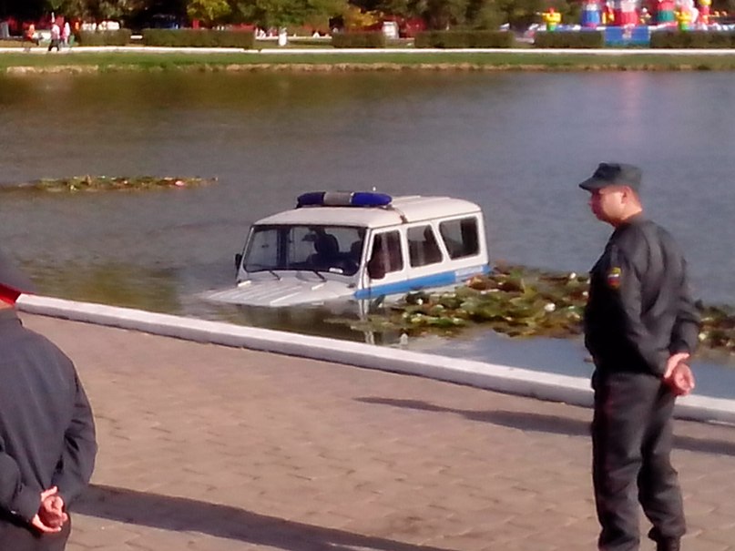 Большой полицейский конфуз в центральном пруду Одинцова! (очень весело)